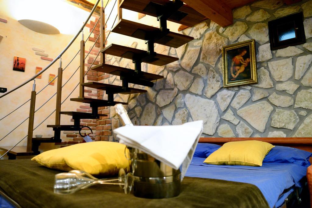 Alla Corte Dei Ventimiglia Montelepre ภายนอก รูปภาพ