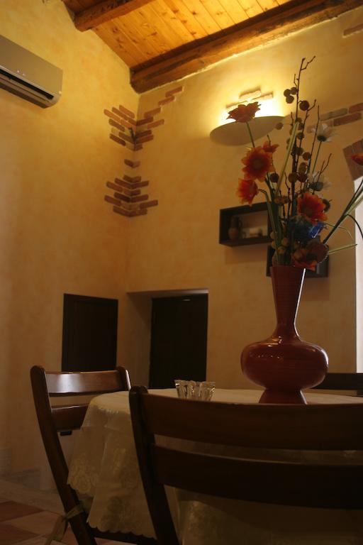 Alla Corte Dei Ventimiglia Montelepre ภายนอก รูปภาพ